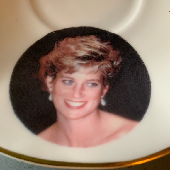 PRINCESS DIANA, Tea cup and Saucer, To commemorate the life of Diana. 1961-1997. - Picture 3 of 9